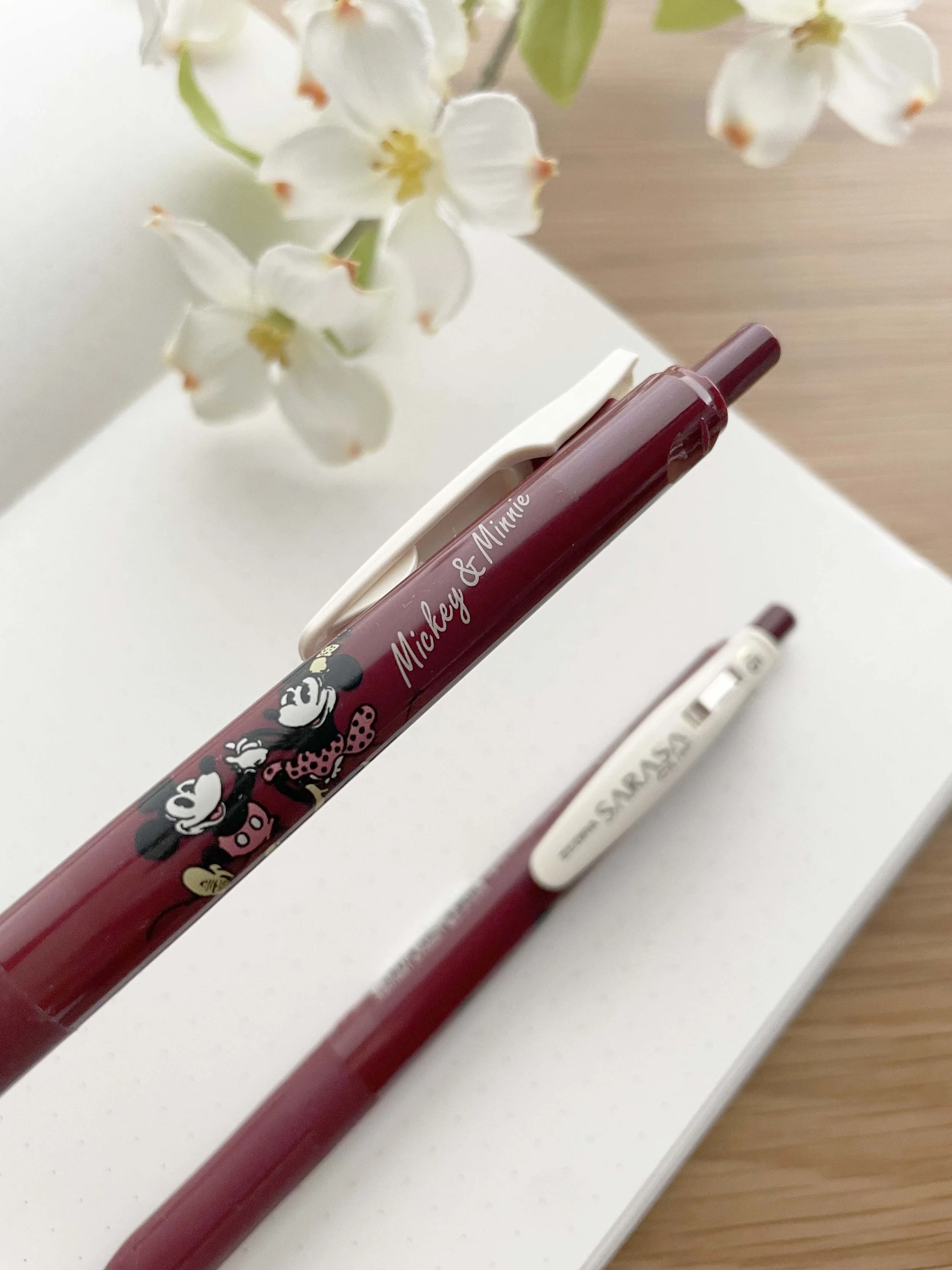 Sarasa Vintage Color Gel 05mm Pen - Disney Mickey Mouse - Red